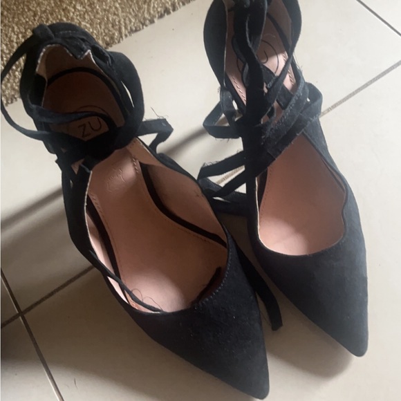 Zu Shoes - Zu Womens Wrap heals size 8- Colour black
